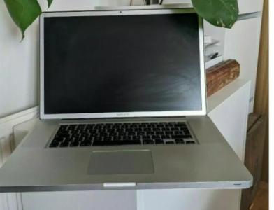 17' Apple MacBook Pro 2.6GHz Core i7 6GB Ram 500GB SSD Logic Pro iZoTope Mastering Antares Auto-Tune