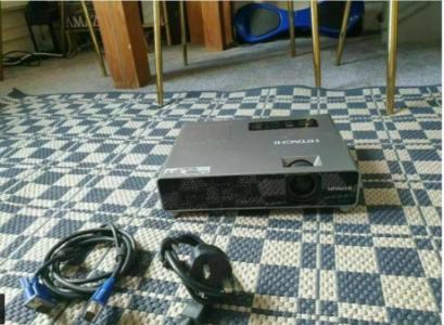 Hitachi ED-X ANSI Lumens XGA LCD Projector EXCELLENT CONDITON AND FULLY WORKING