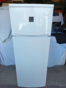 Zanussi Fridge Freezer, can deliver