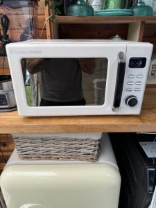 Microwave Digital 20L 800W RHM2026C Cream