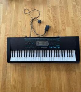 Casio CTK-2100 Keyboard