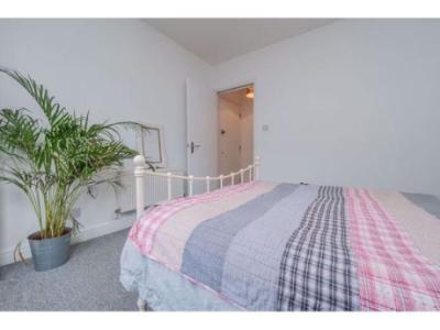 Complete 1 bedroom flat