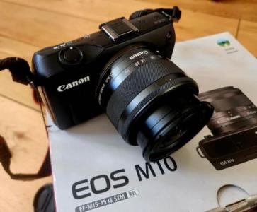 Canon EOS M10 Mirrorless Camera Kit