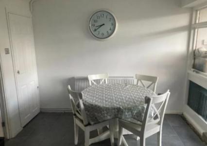 1 Double Room, Hornchurch, with fitted wardrobes