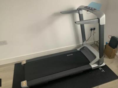 Foldable running machine almost new in great condition £400
