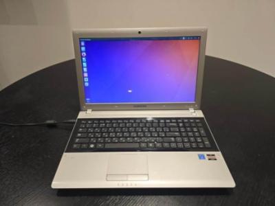 Samsung Laptop (2012) – Ubuntu OS Installed