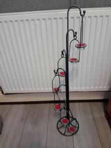 Reduced Tealight stand with tealight candles