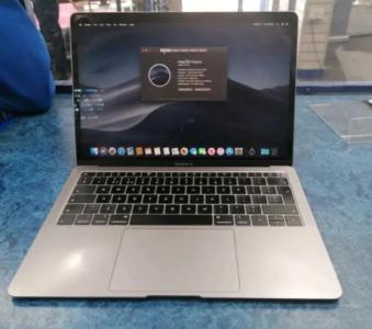 Macbook air 2019 (NO CHARGER)