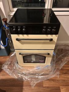 Electric cooker freestanding