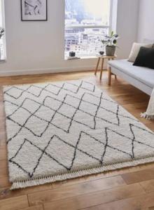 Boho Rug by Think Rugs in 8280 White/Black Design
