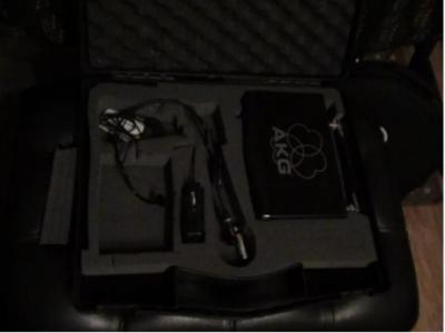 AKG WIRELESS MICROPHONE HEADSET: AKG WMS400PT/C444L WIRELESS HEADSET SYSTEM in carry case